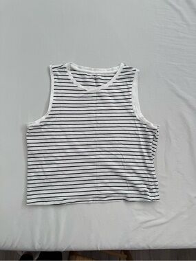 Old Navy Women’s Striped Sleeveless Crop Tank Top - White and Black Large